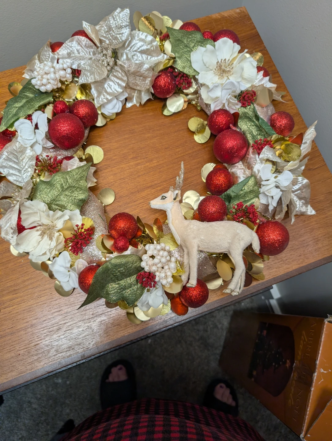 Assorted Decorative Christmas Wreaths - photo 5