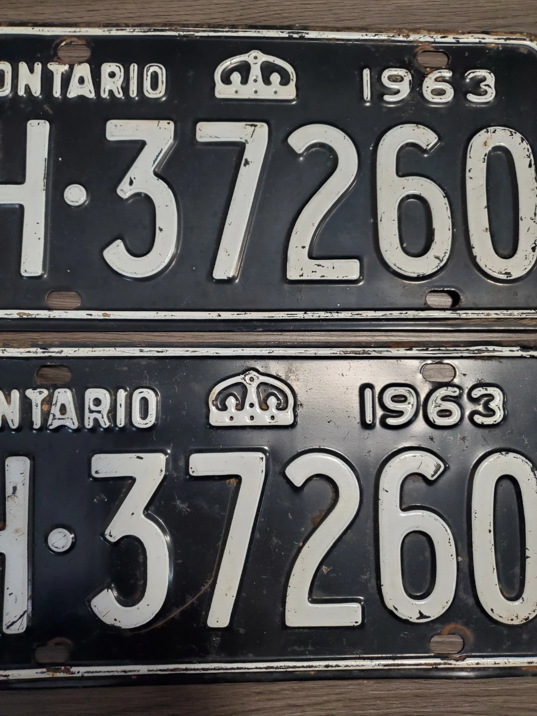 Two 1963 Ontario Licence Plates - photo 3