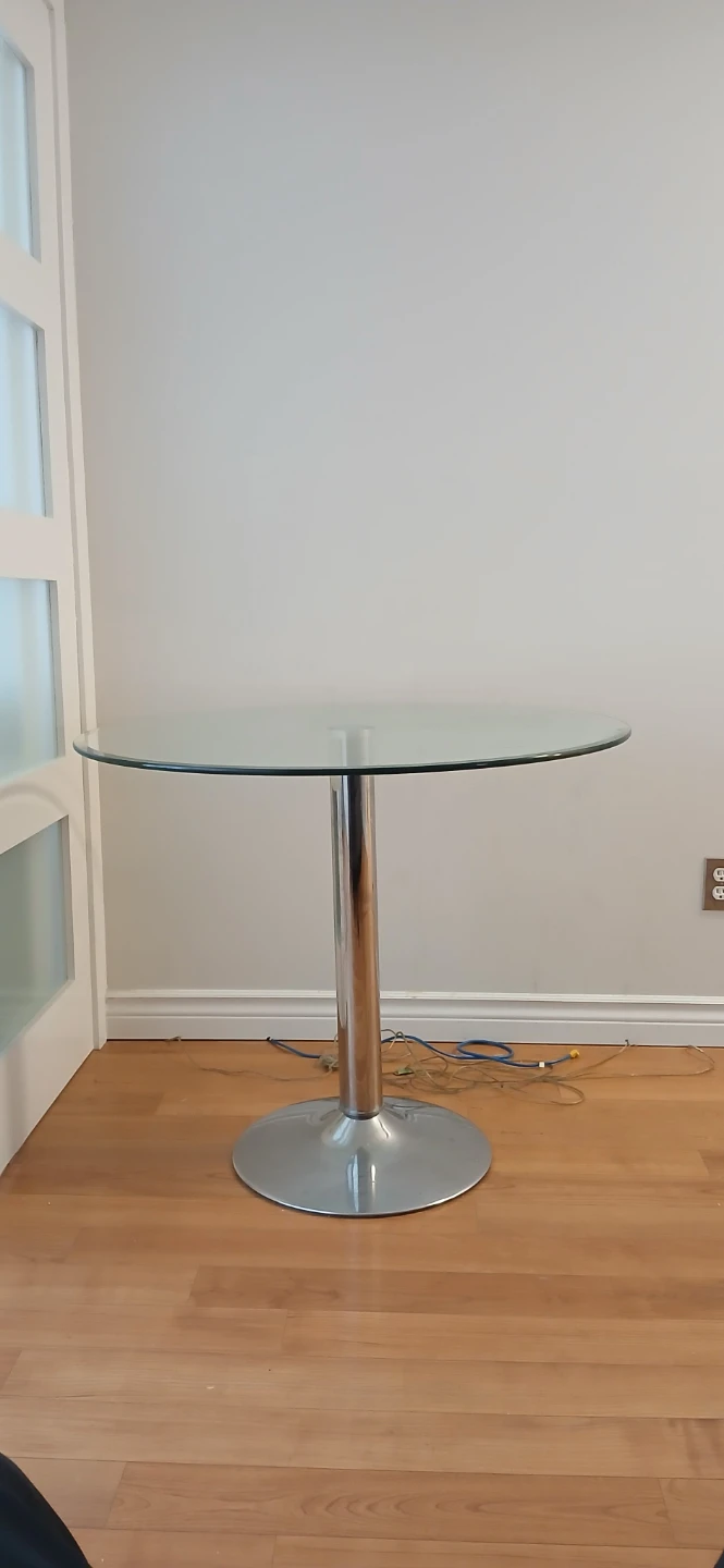 Round Glass Top Pedestal Table