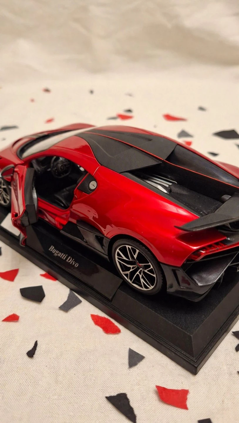 Maisto Bugatti Divo Special Edition 1:18 Scale Diecast - photo 3