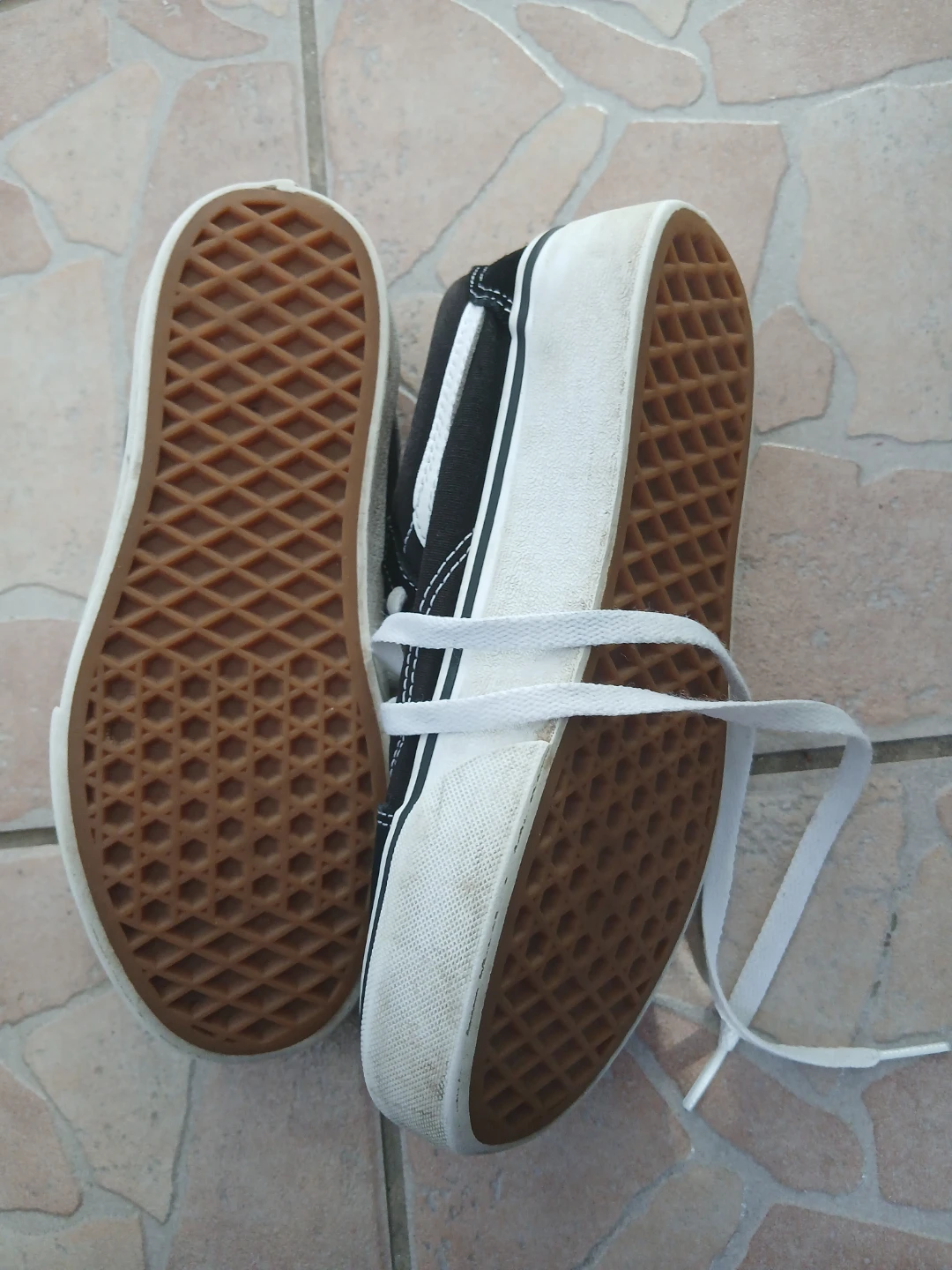 NEW Vans Old Skool Black and White Sneakers - photo 3