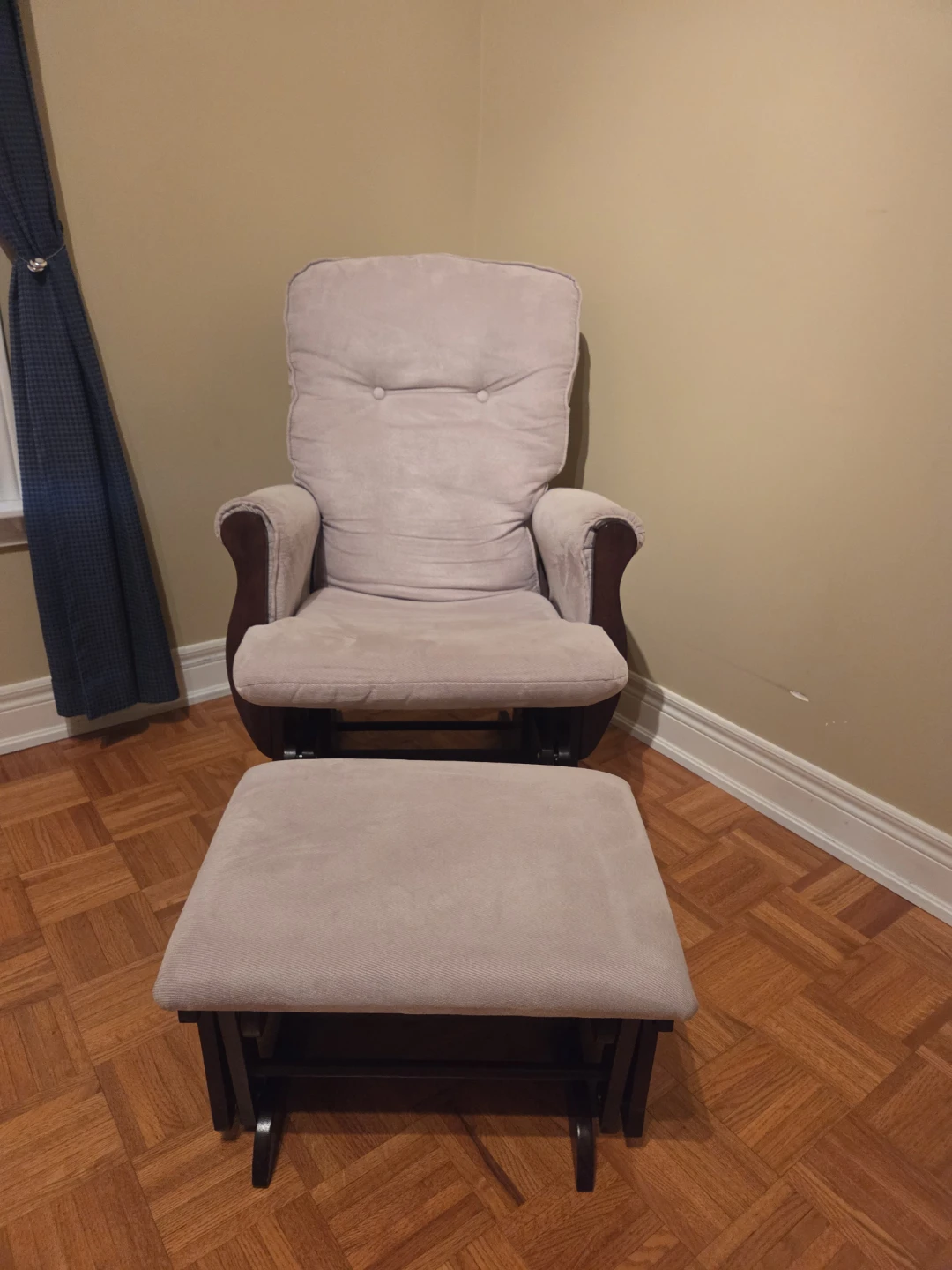 Glider Rocking Chair with Ottoman - photo 3