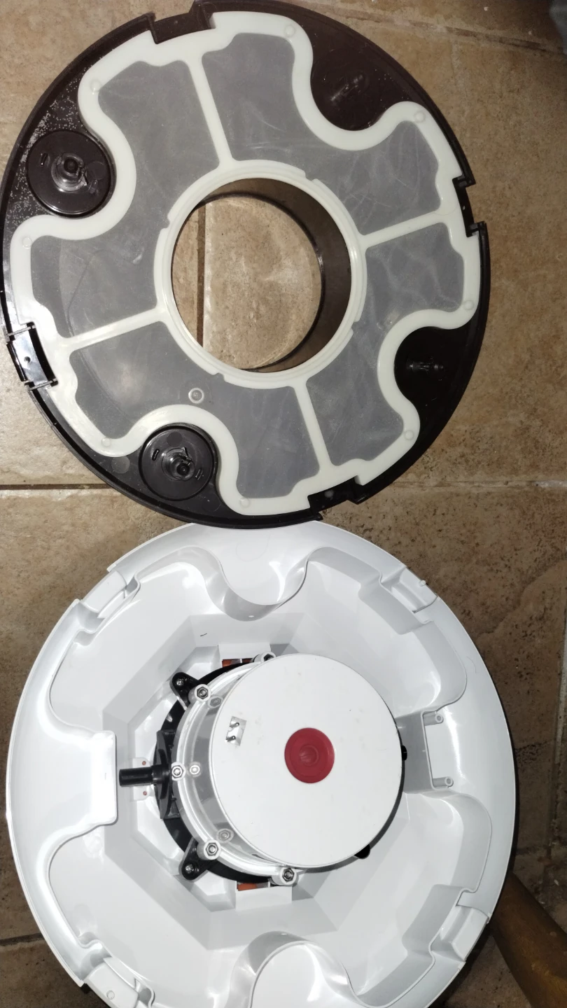 Cordless Robotic Pool Cleaner – Automatic Pool Vacuum - photo 2