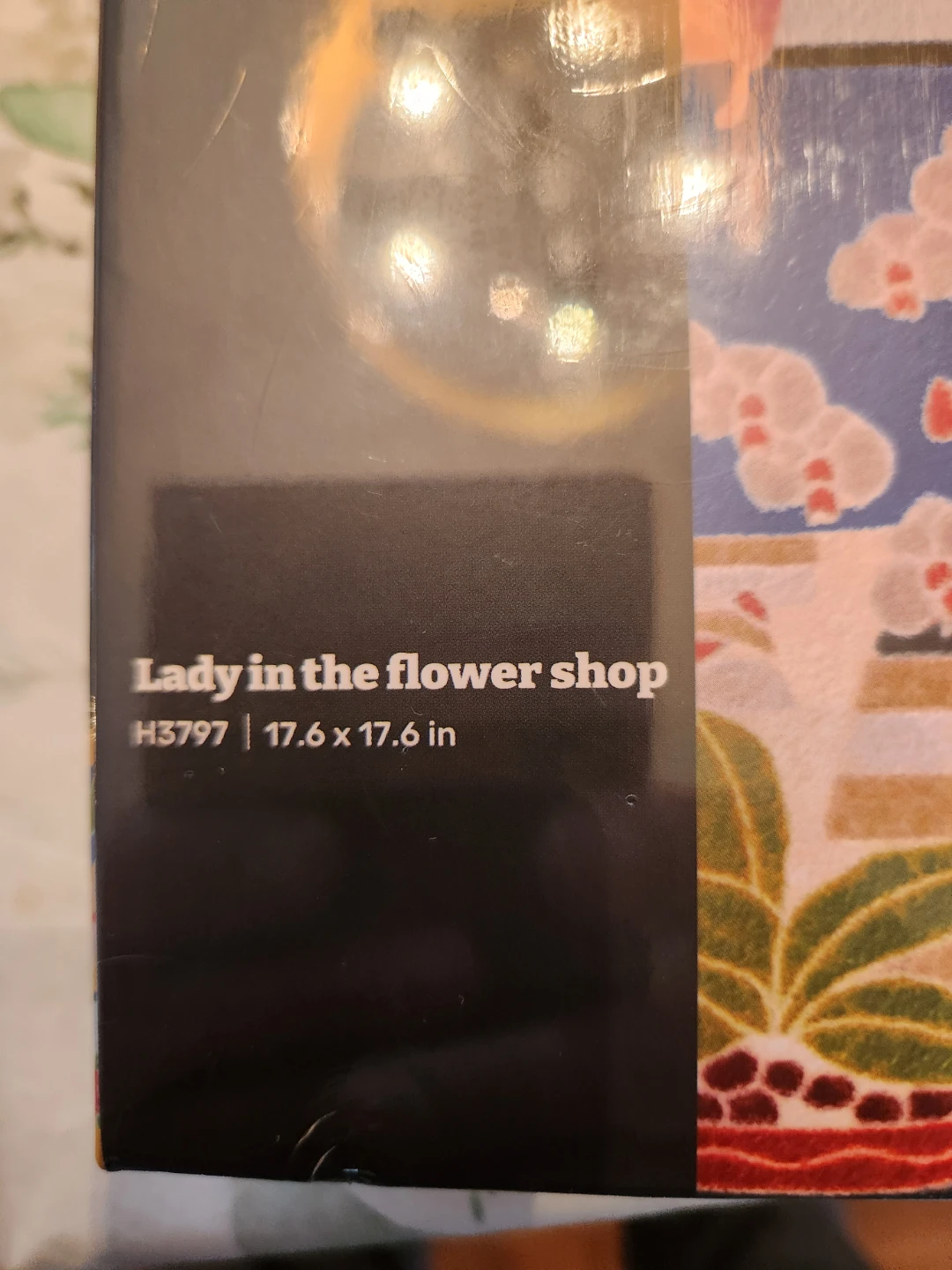 Showpiece 900-piece Lady in the Flower Shop puzzle - photo 3
