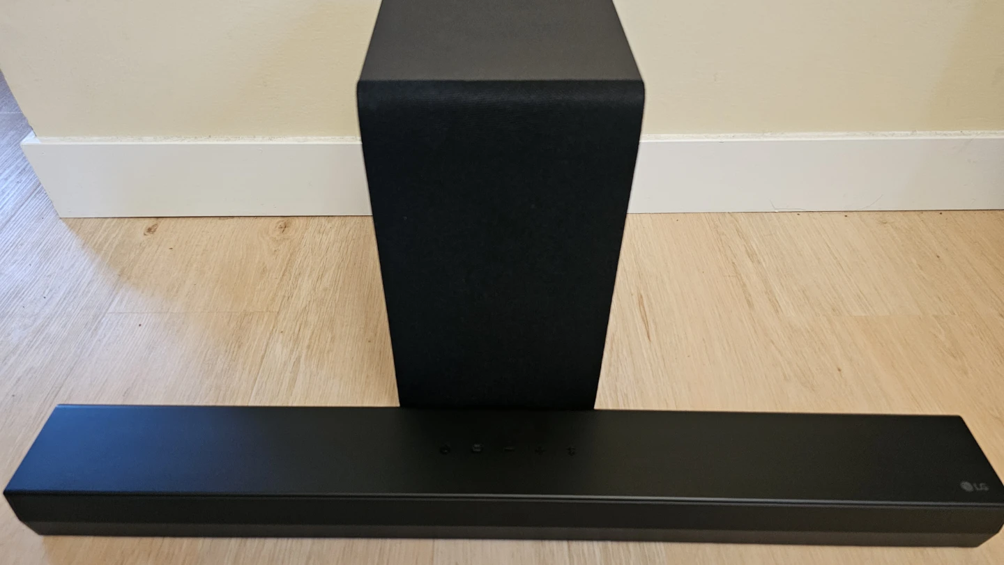 LG S40T Soundbar & Sub
