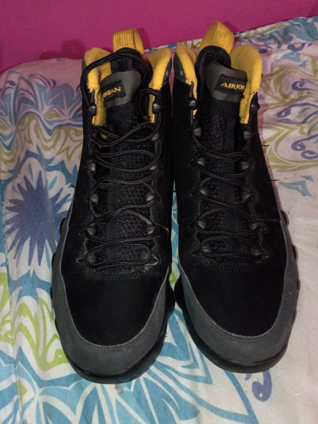 Jordan 9 Retro Dark Charcoal University Gold