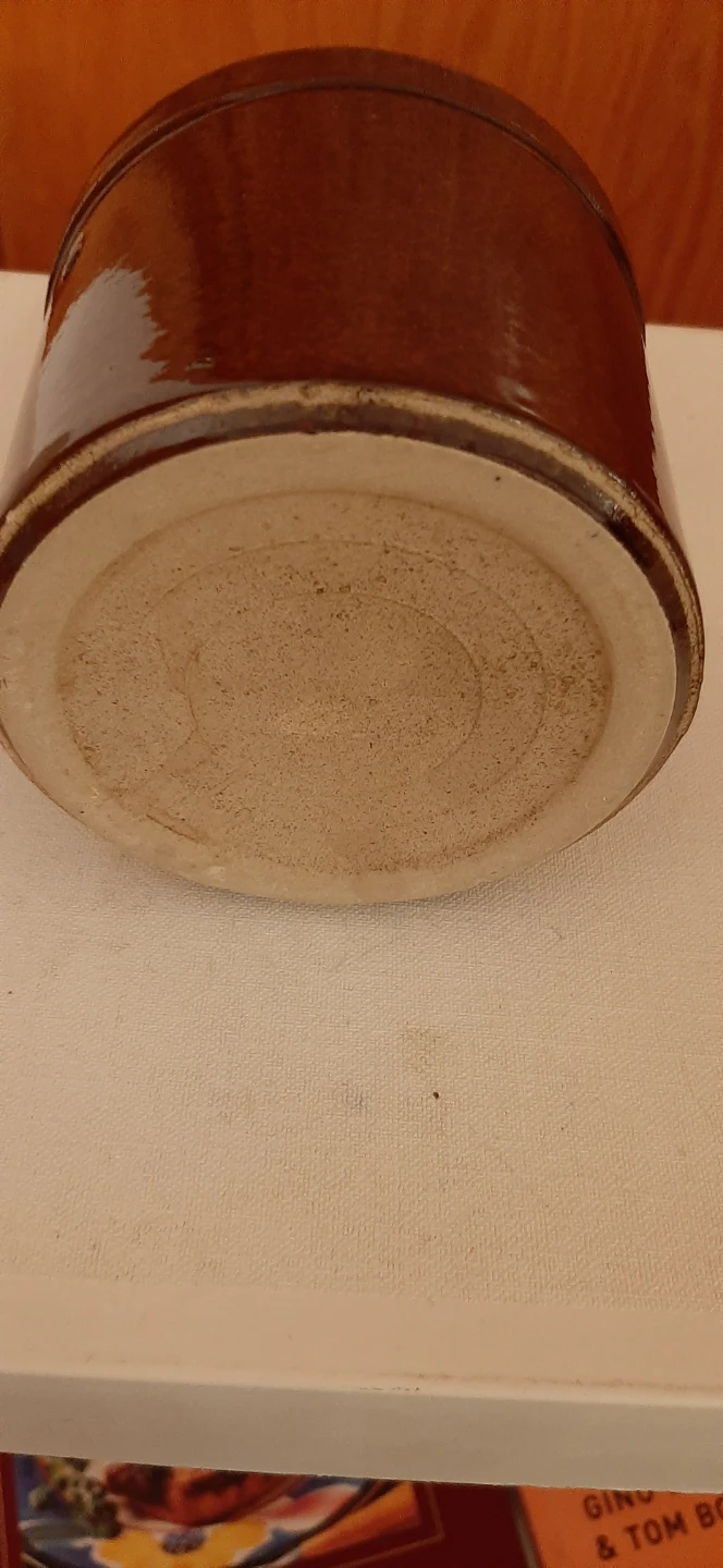 Vintage Brown  Crock pot. - photo 3