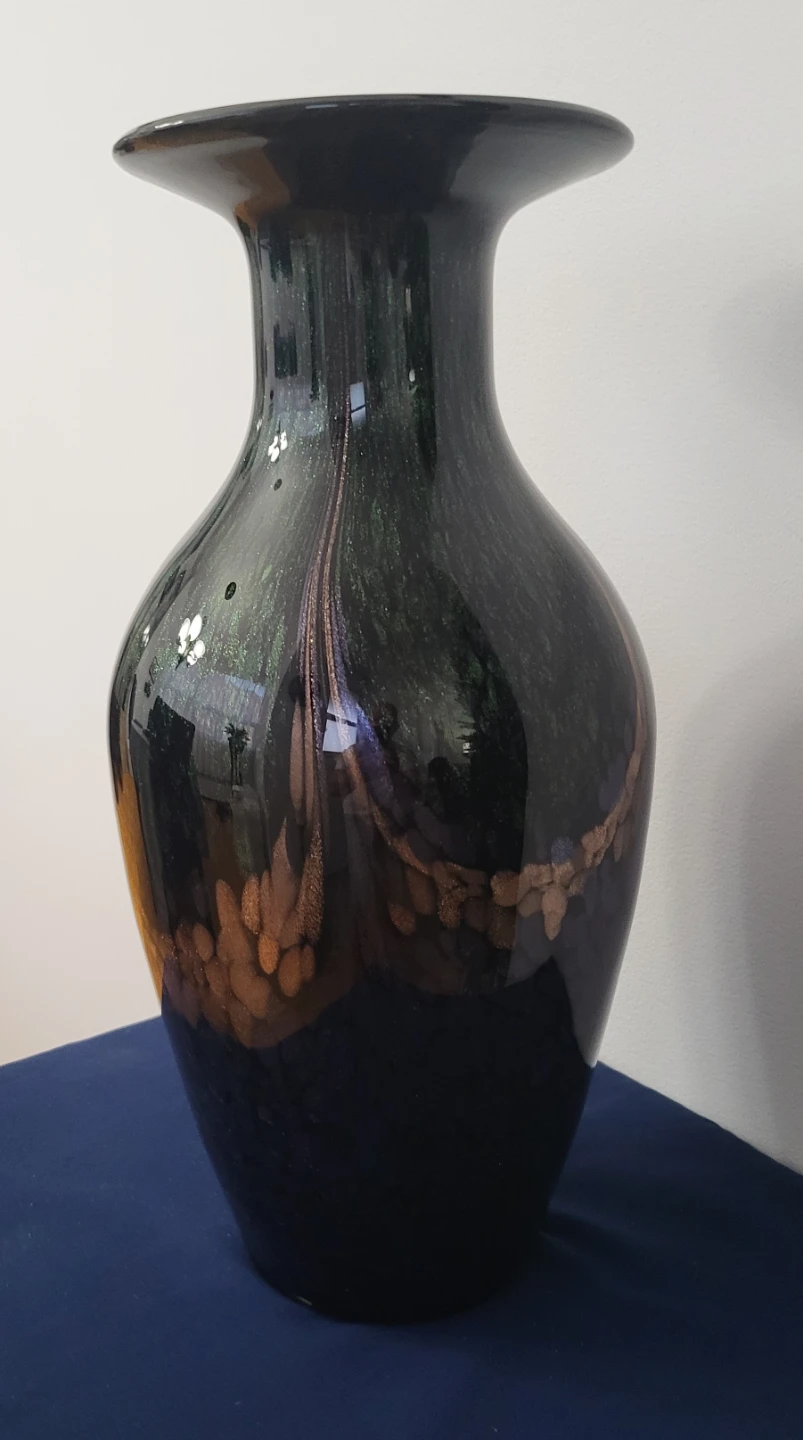 Iridescent Black Glass Vase - photo 2