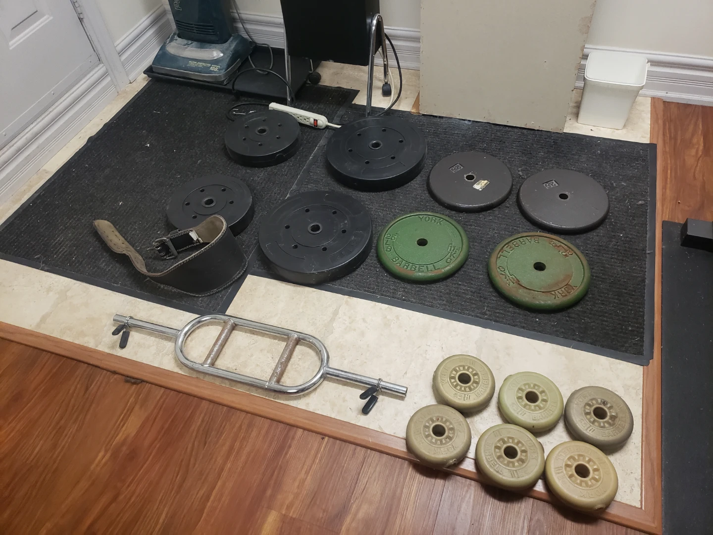 York Barbell Weight Set with Tricep Bar and Belt