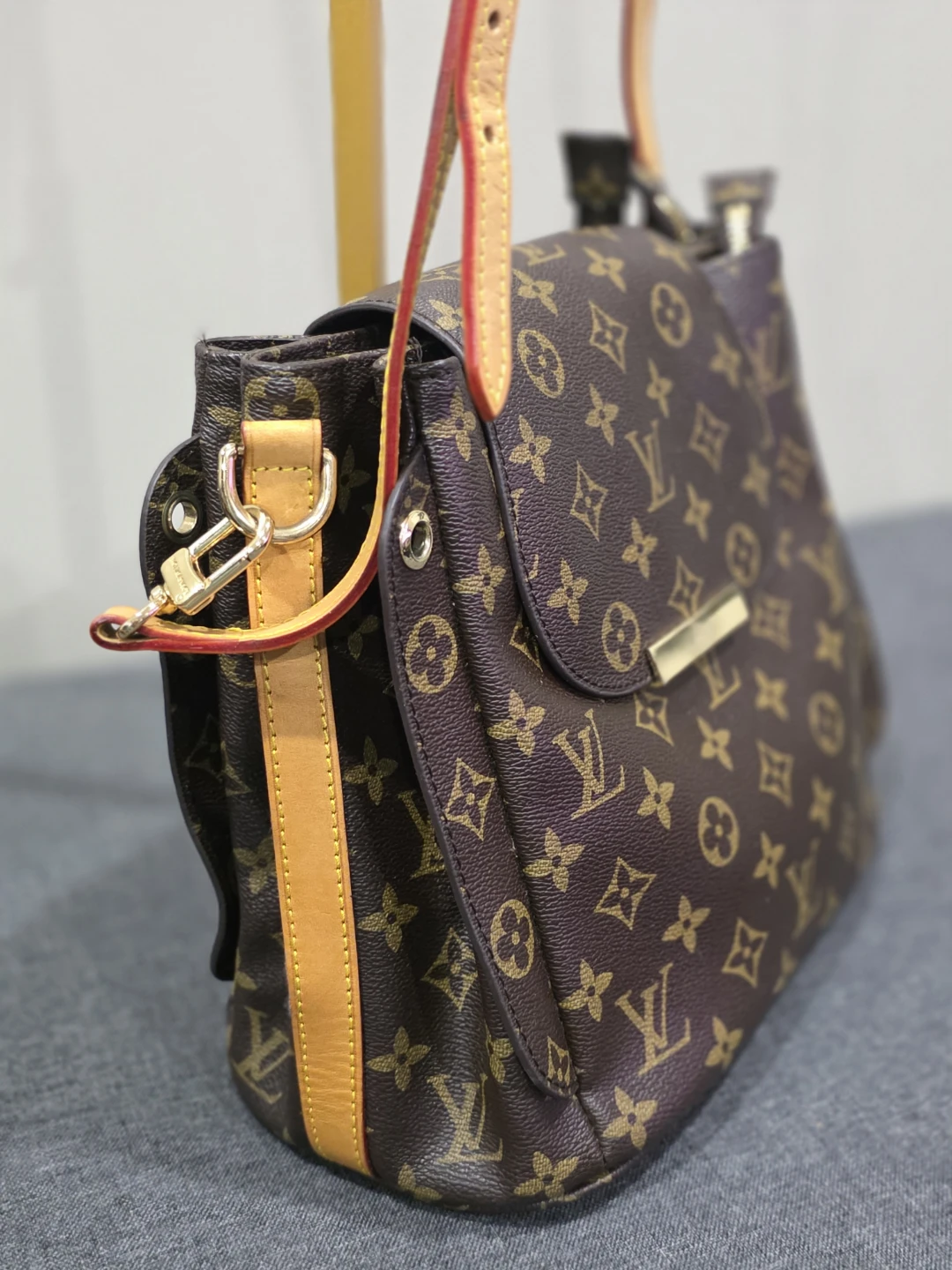 Louis Vuitton Monogram Crossbody Bag - photo 2
