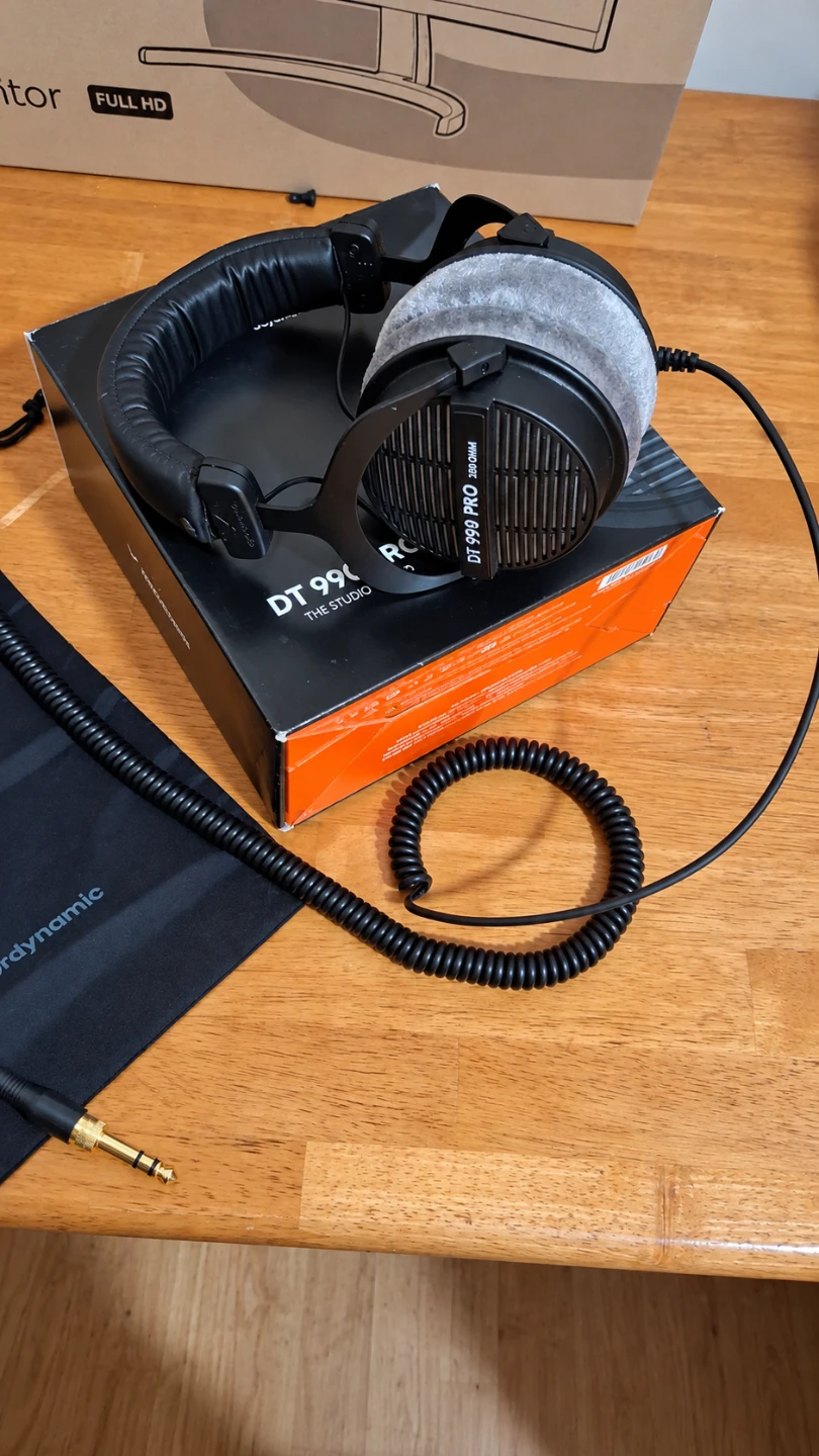 Beyerdynamic DT 990 PRO Headphones 250 Ohm