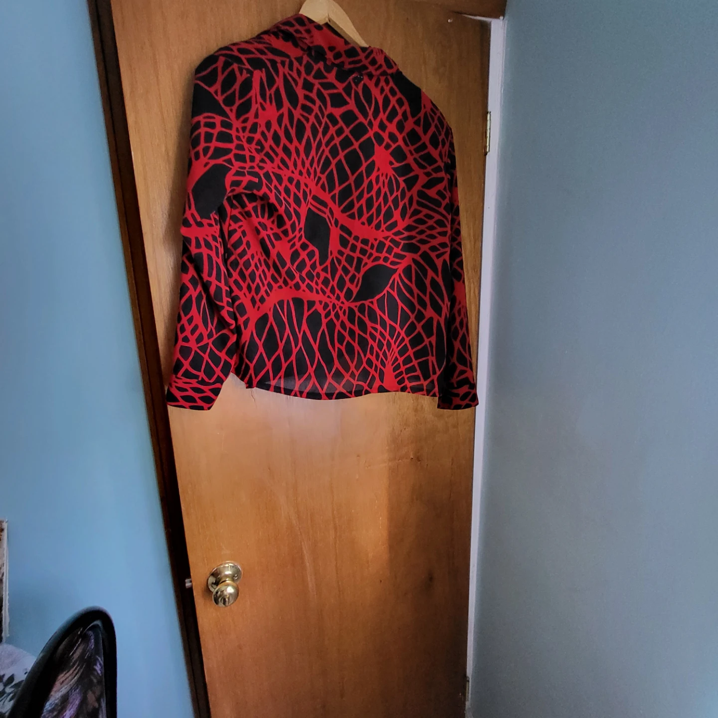 Red and Black Patterned Sleeveless Top - photo 2
