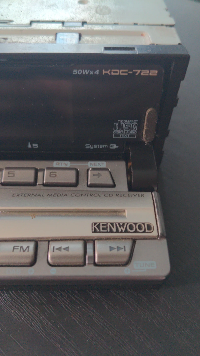 Kenwood KDC-722 CD Receiver - photo 3