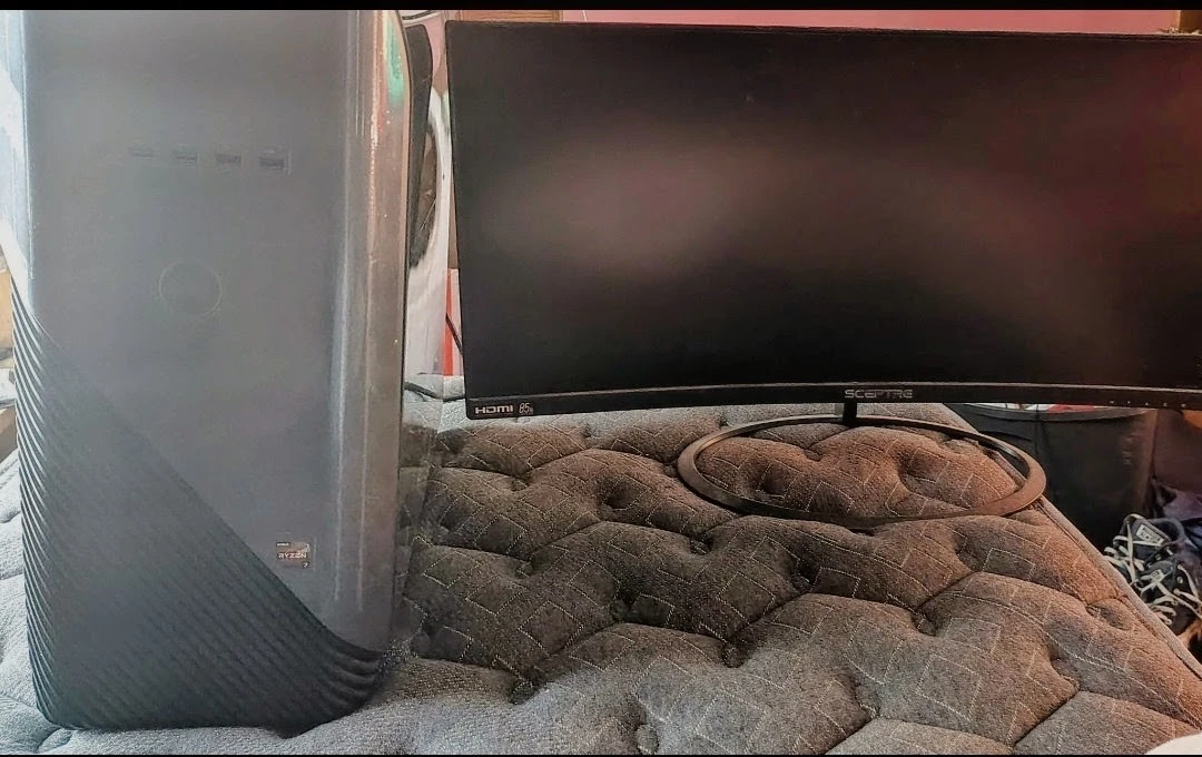 Gaming PC with Sceptre Curved Monitor