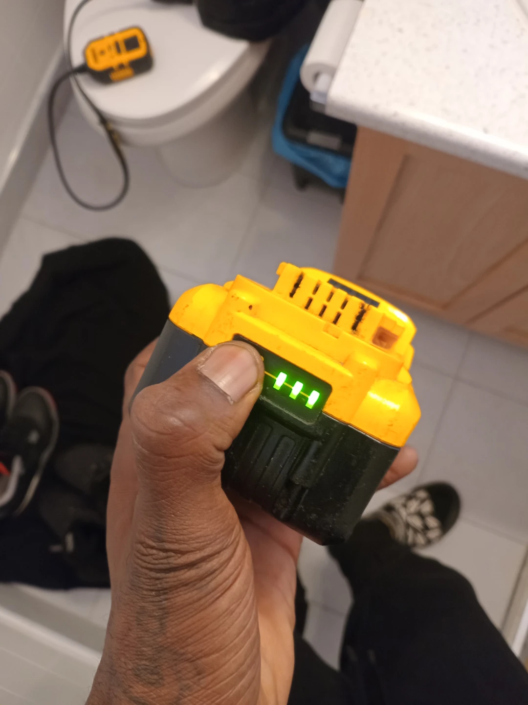 Dewalt 6ah battery - photo 3