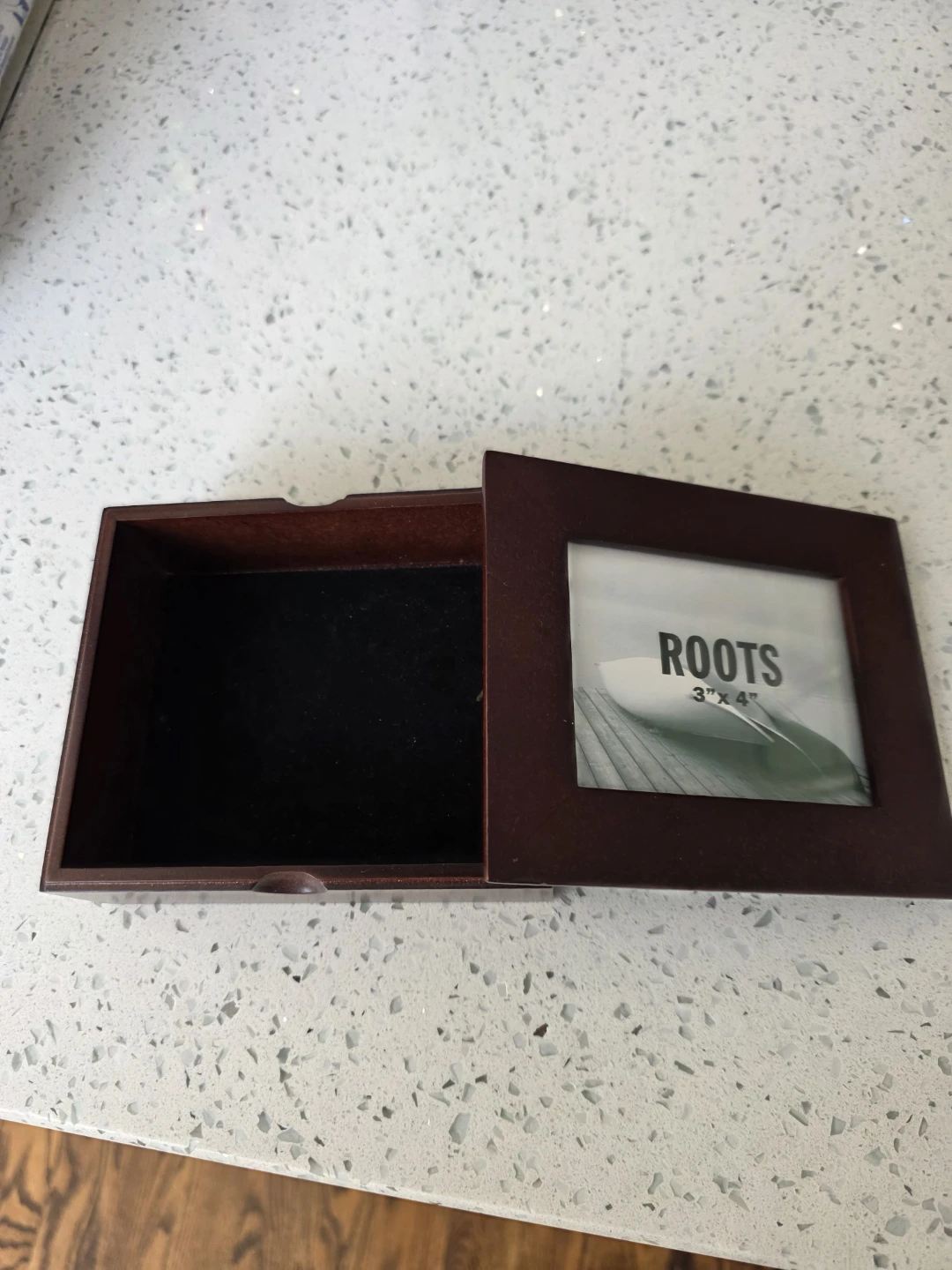 Roots wooden keepsake box with photo frame lid - photo 4