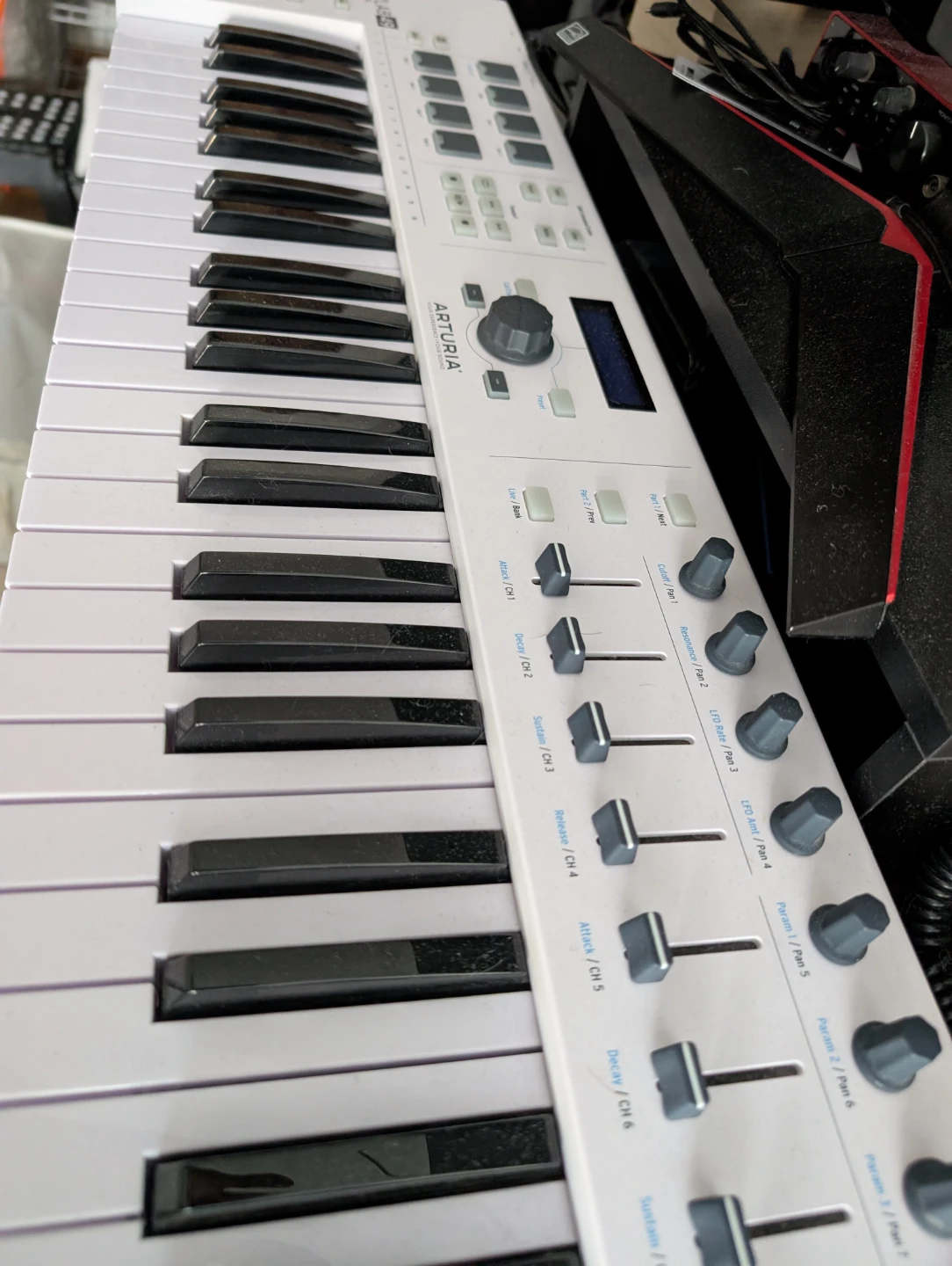 Midi controller keylab 49 essential - photo 2