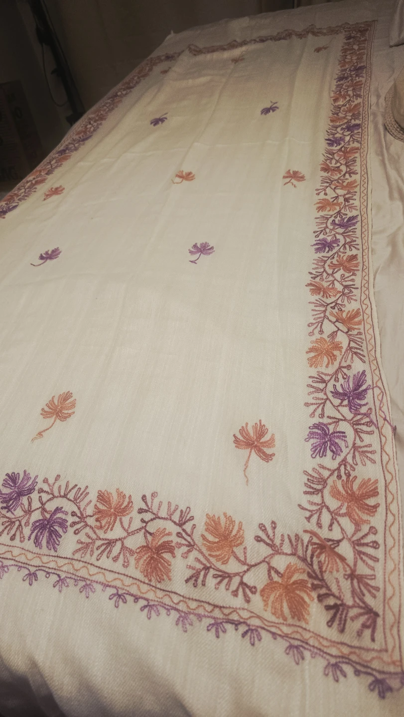Cream Pashmina Scarf with Floral Embroidery - photo 4