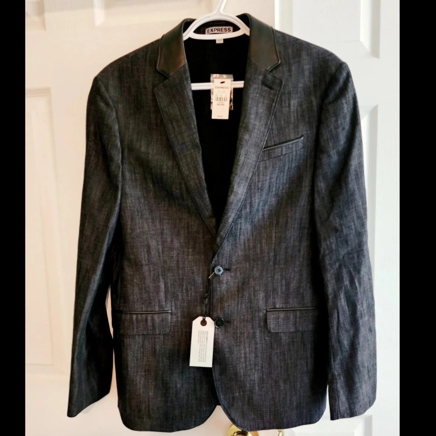 NEW WITH TAGS Express Mens 36S Photographer Fitted Black Blazer