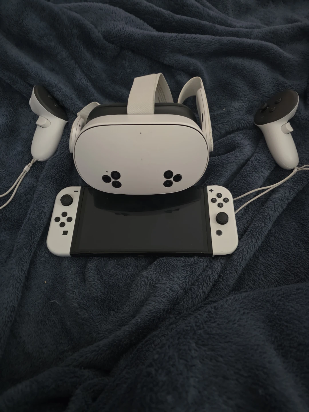 Meta Quest 3S & Switch Oled Bundle