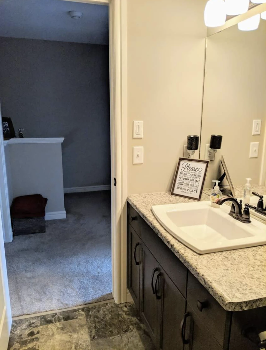 Bedroom with Private Bathroom for Rent - photo 5