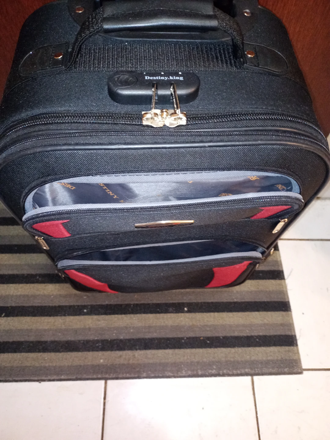 Destiny King Luggage With Swivel Wheels - photo 3