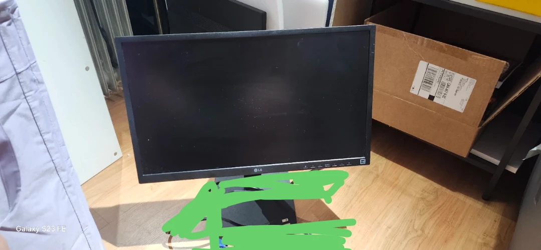LG Monitor24" Attn:no wires.  Price firm final cash