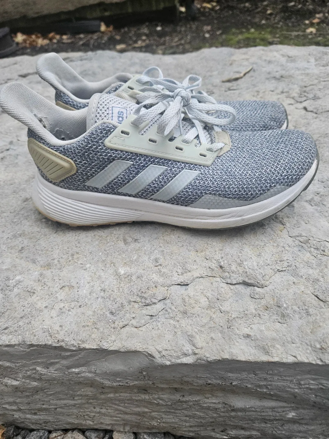 Women's size 6.5 Adidas Running Shoes Grey - photo 2
