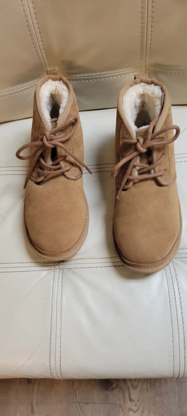 UGG neumel  Suede Lace-Up Boots sz kids 4 / women's  6 brand new