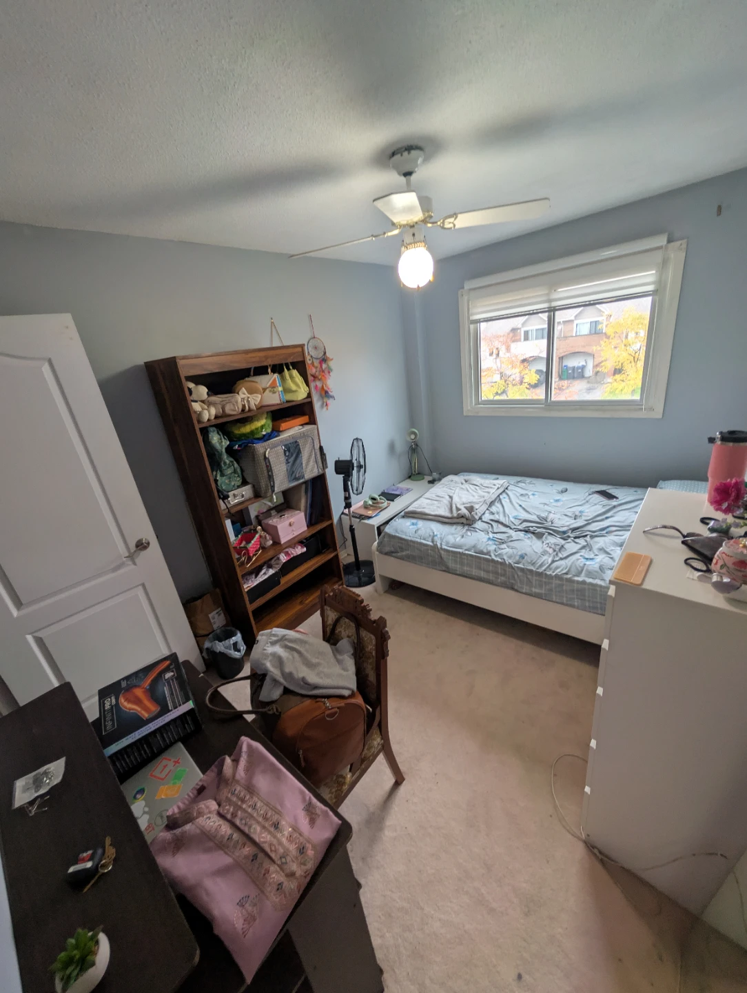 🏡 Spacious & Bright Private Bedroom for Rent - photo 4