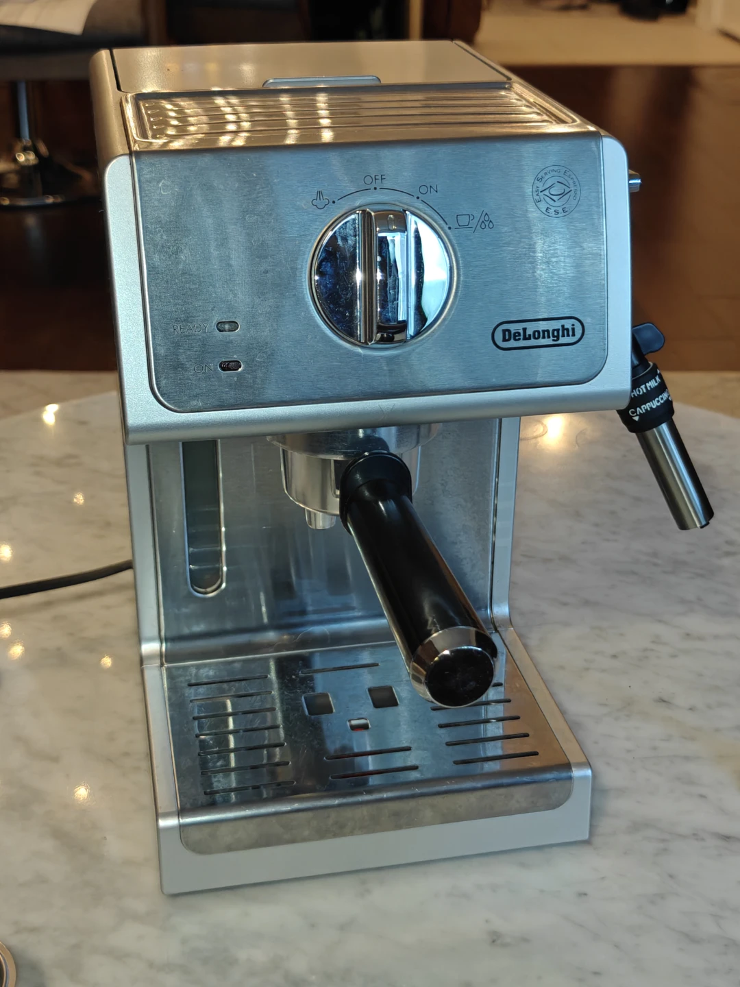De'Longhi ECP3630 15 Bar Espresso and Cappuccino Machine