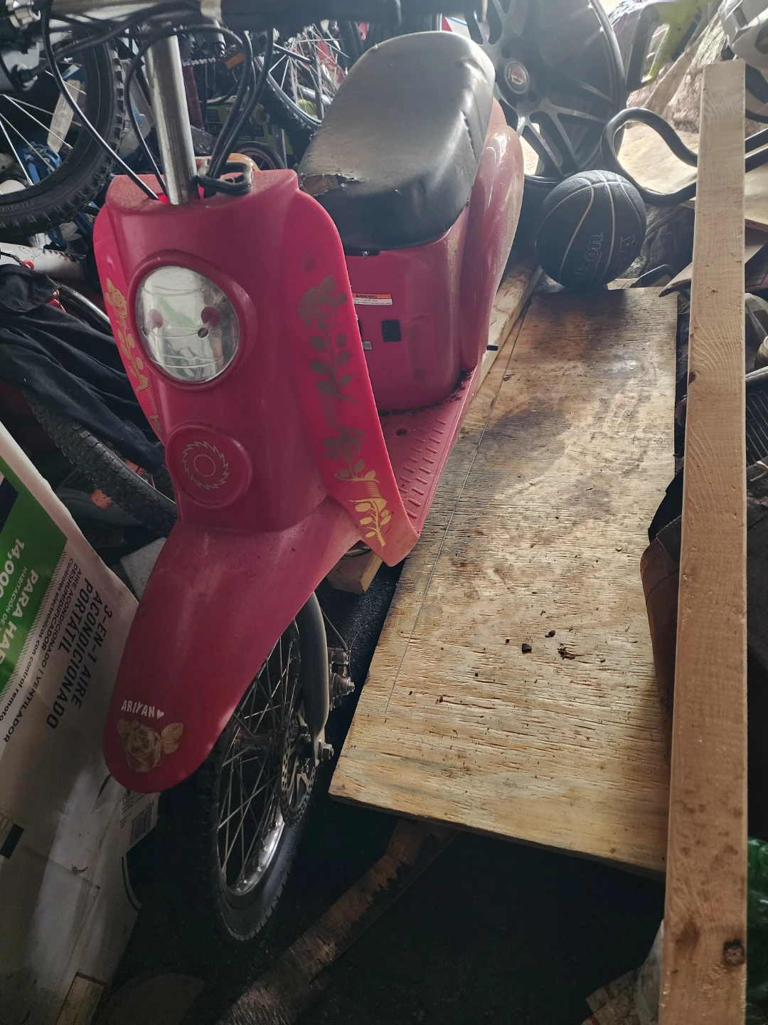 Razor Bella Electric Scooter + Pink smaller one