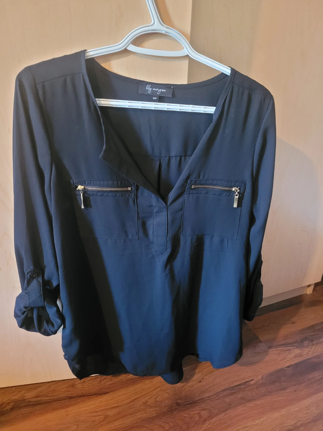 Small sheer lilly Morgan top