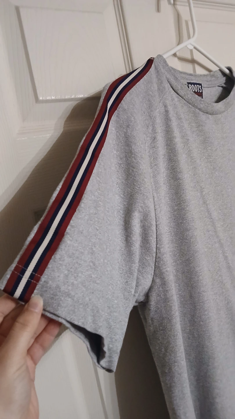 Roots Athletics oversized tee, size medium (M) - photo 4