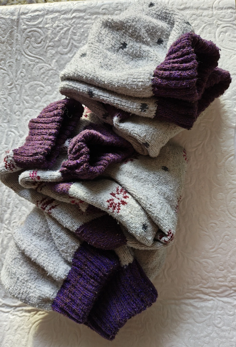 3️⃣ Three pairs of cozy winter themed socks - photo 3
