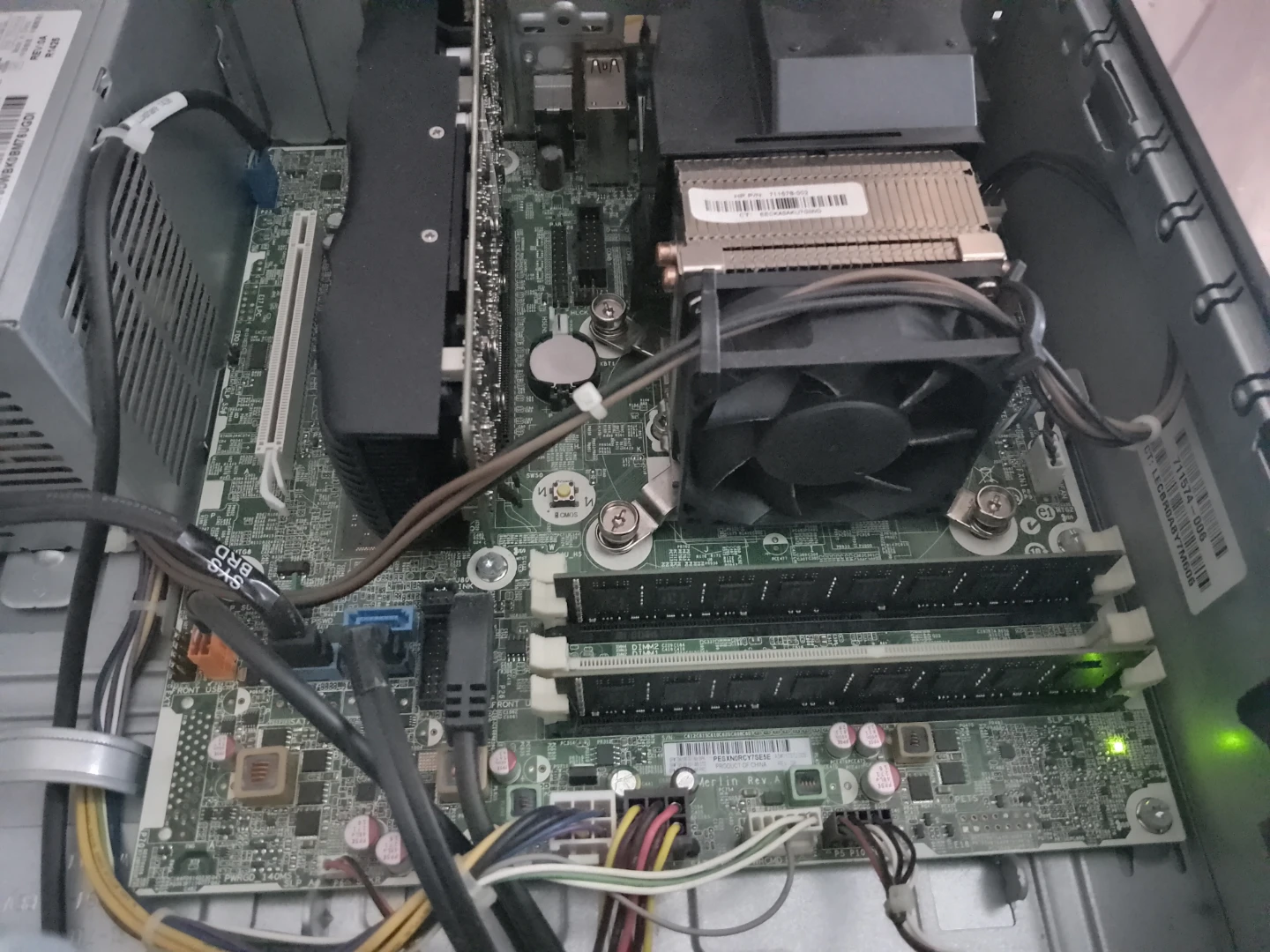 HP EliteDesk Small Form Factor esports gaming PC - photo 3