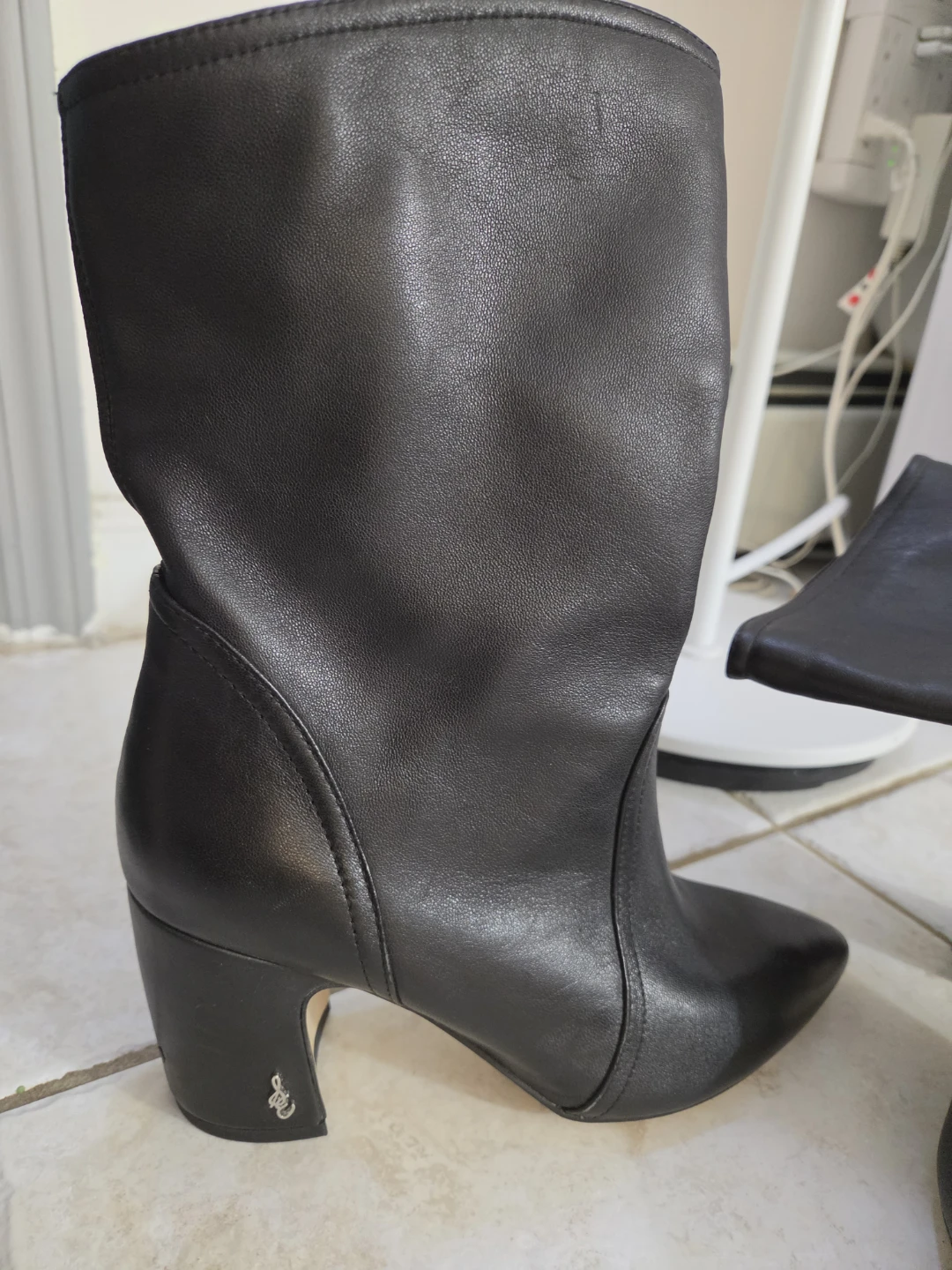 Black Leather Boots Size 6.5M - photo 2