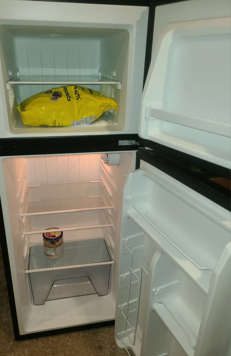 Whirlpool 4.6 cu. ft. Compact Fridge - photo 2