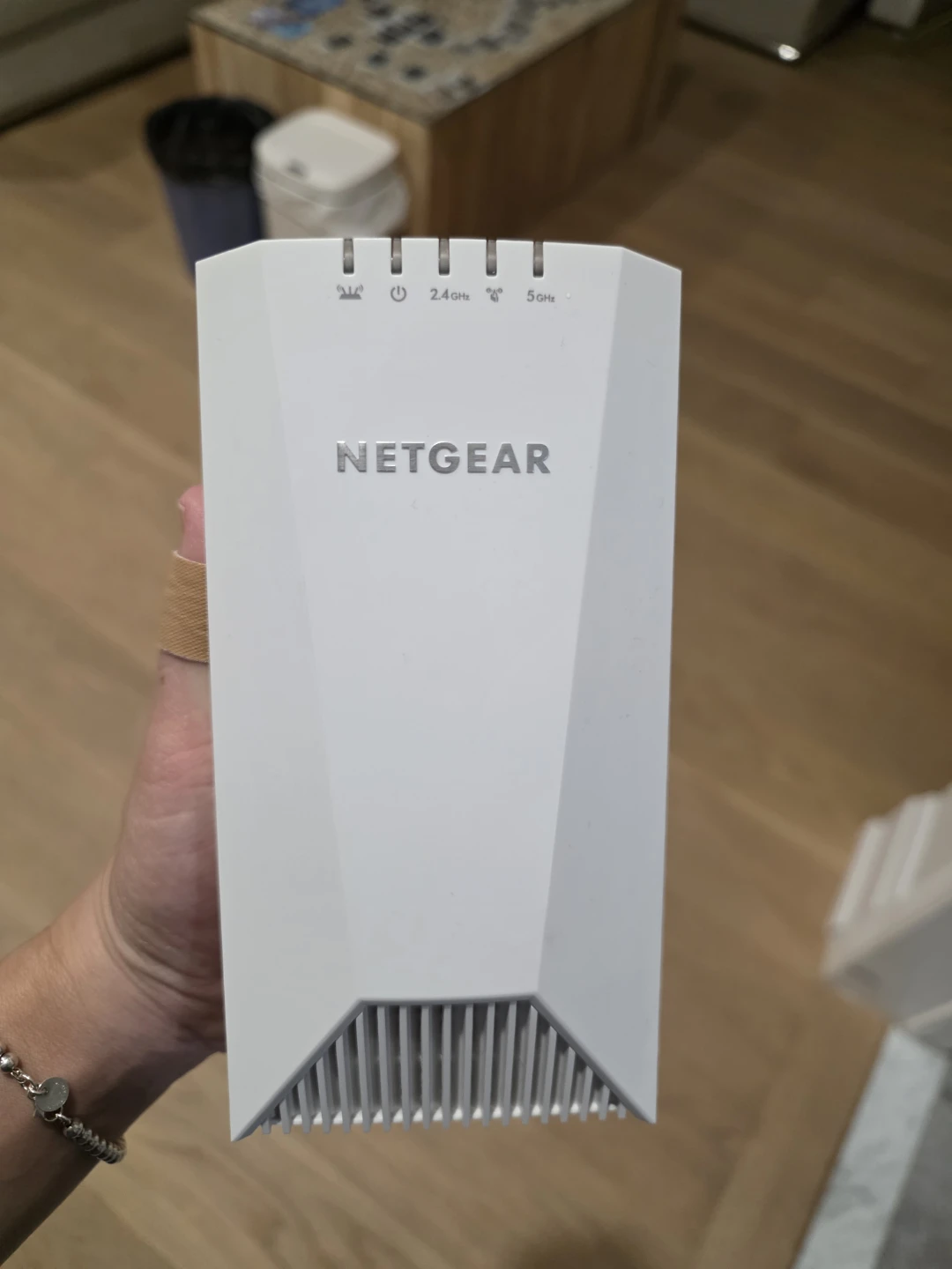 Netgear Nighthawk X4S AC2200 WiFi Range Extender - photo 4