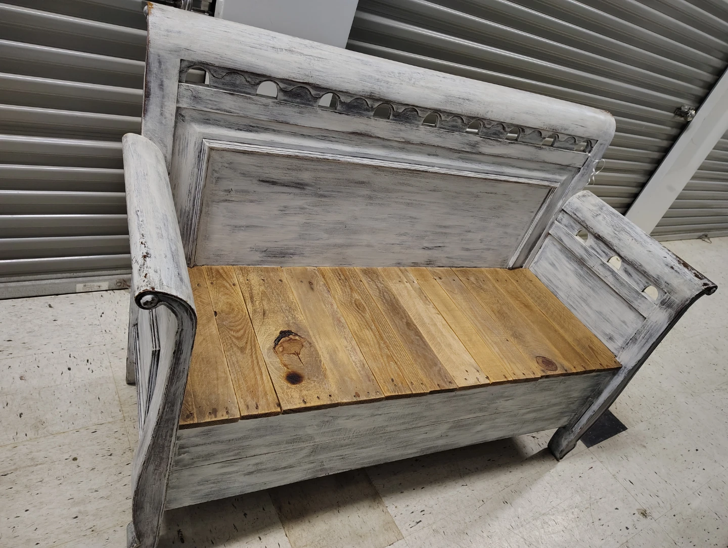 Distressed White Wood Entryway Bench - photo 2