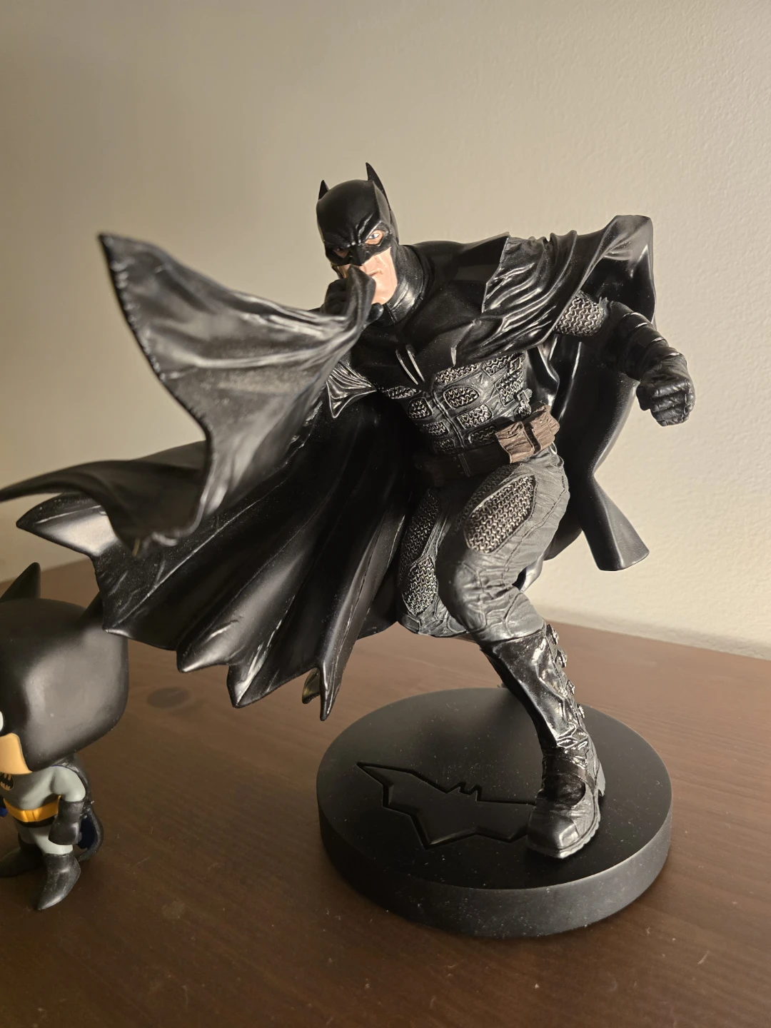 DC Comics Batman Statue - photo 3
