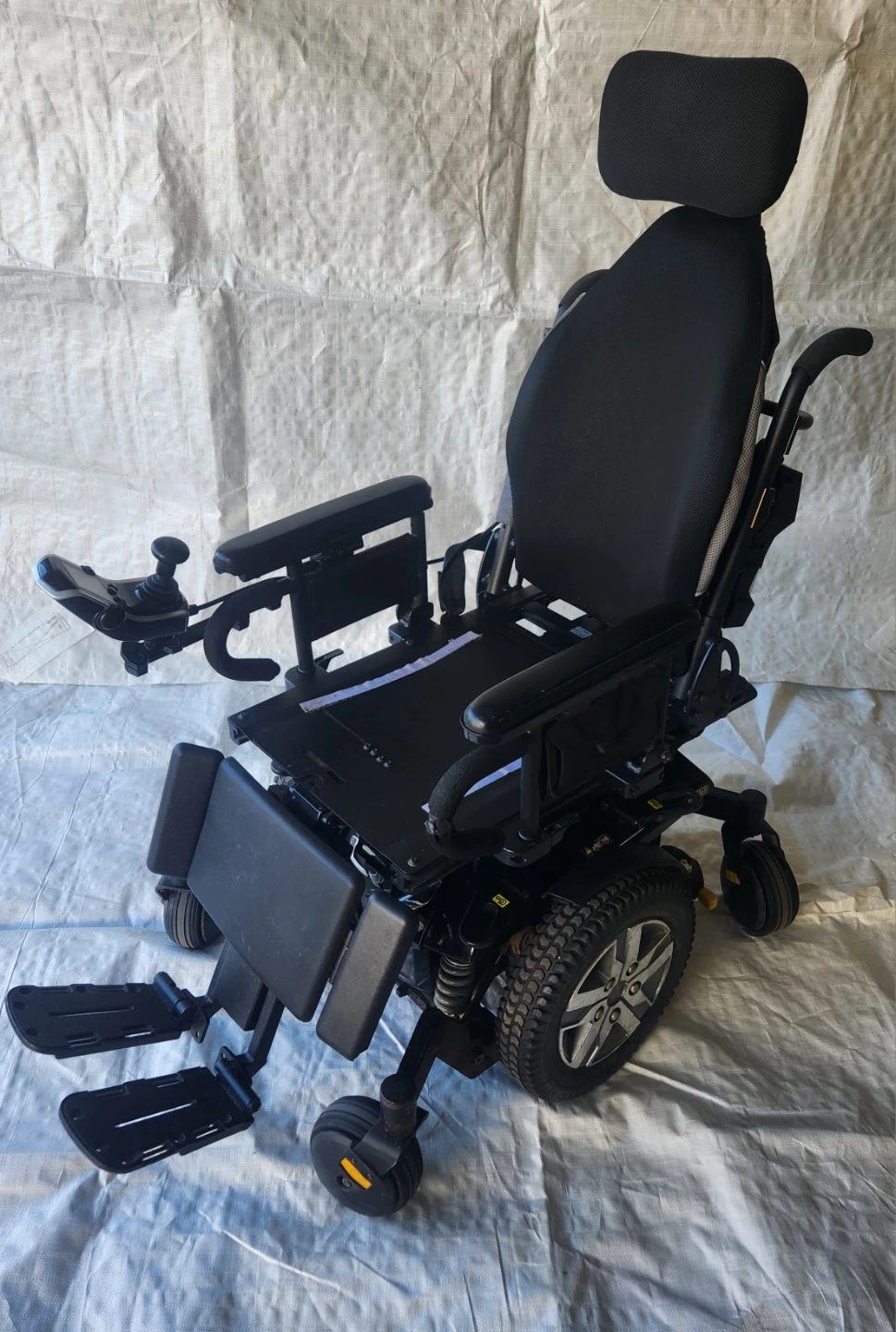 Quantum Q6 Edge Power Wheelchair