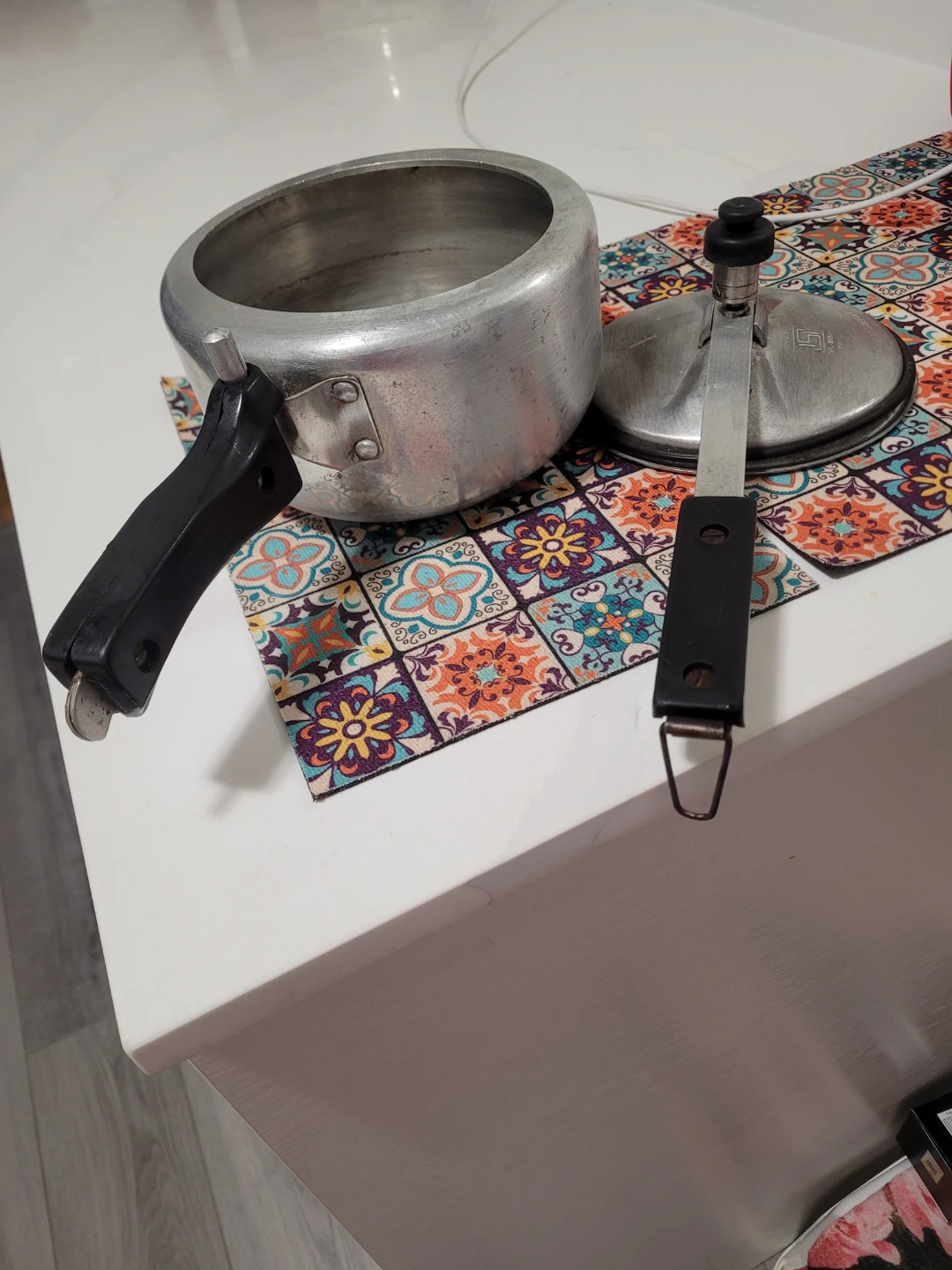 Pressure Cooker 2 litre $12 - photo 3