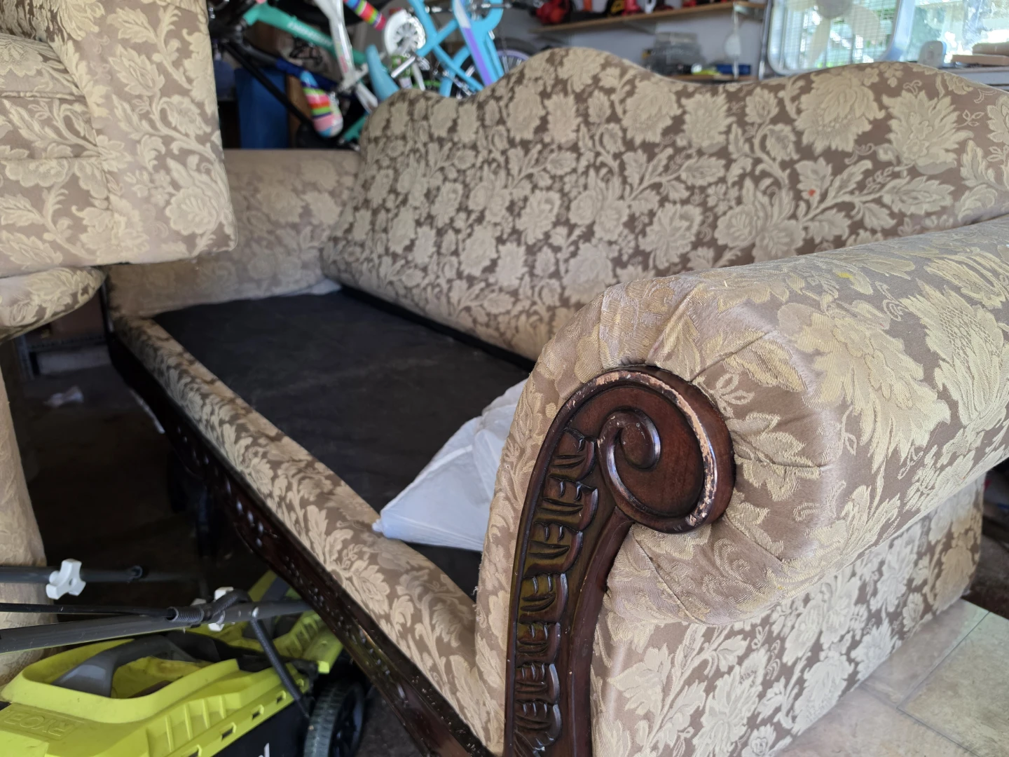 Sofa set free