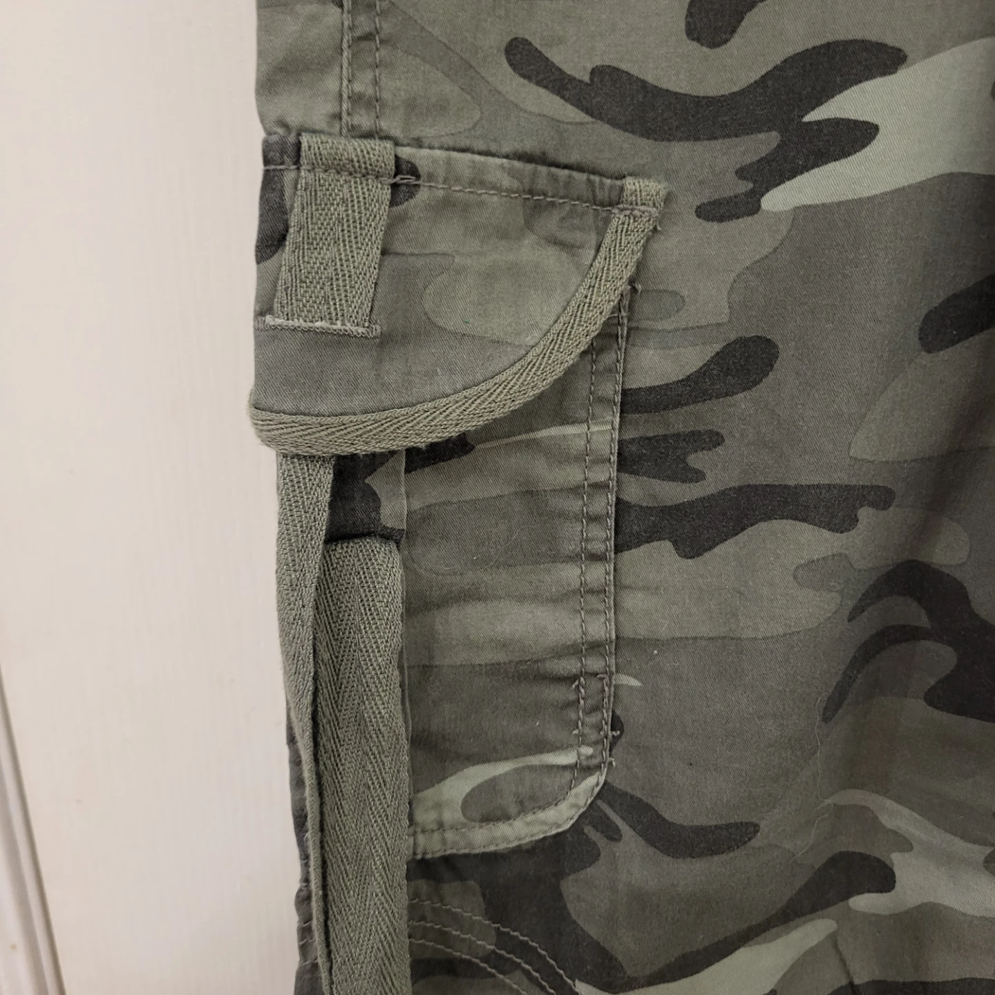 New Camo Cargo Capri Pants - photo 5