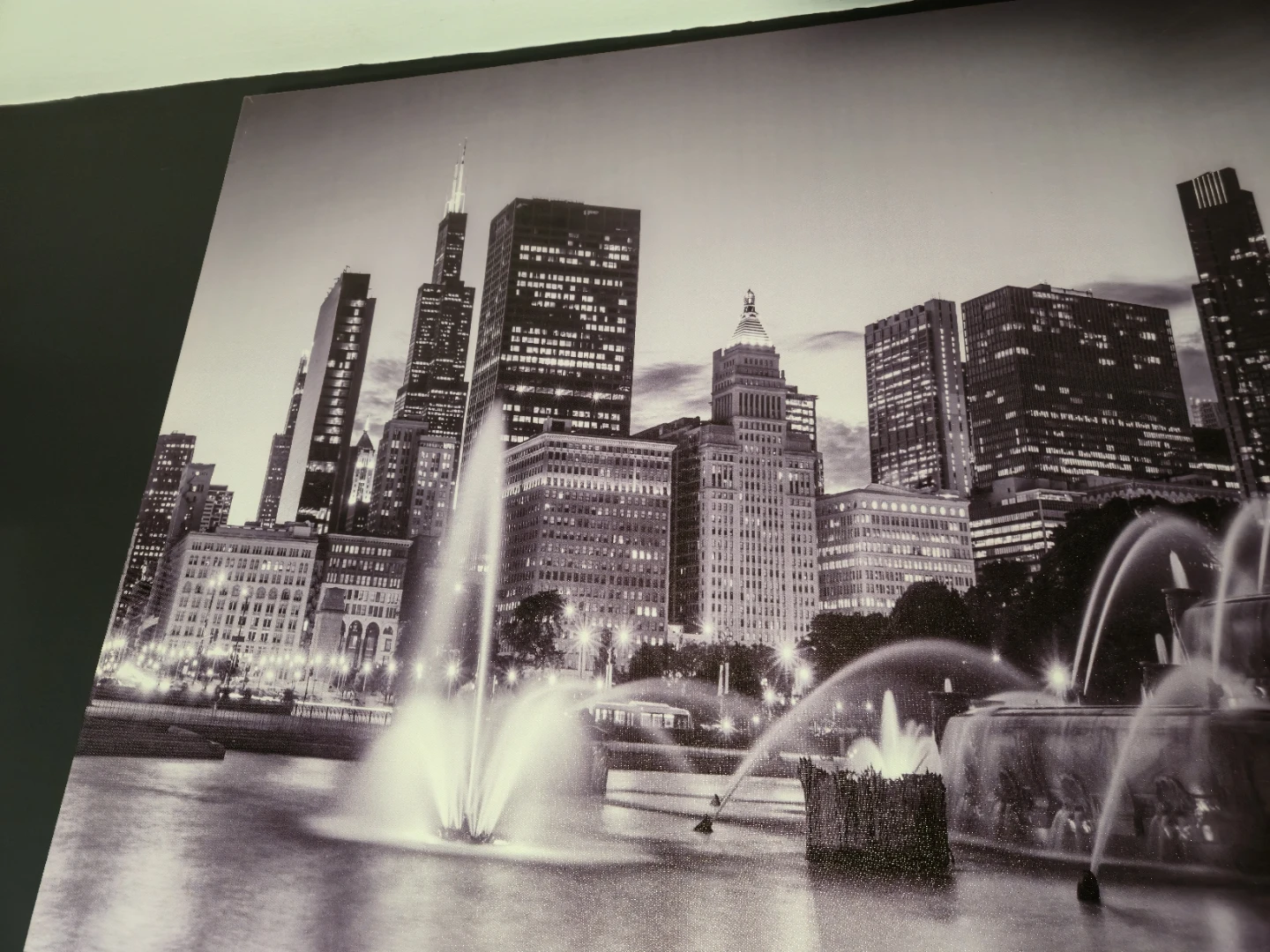 Large Buckingham Fountain Chicago Skyline Canvas – 60" x 30 - photo 4