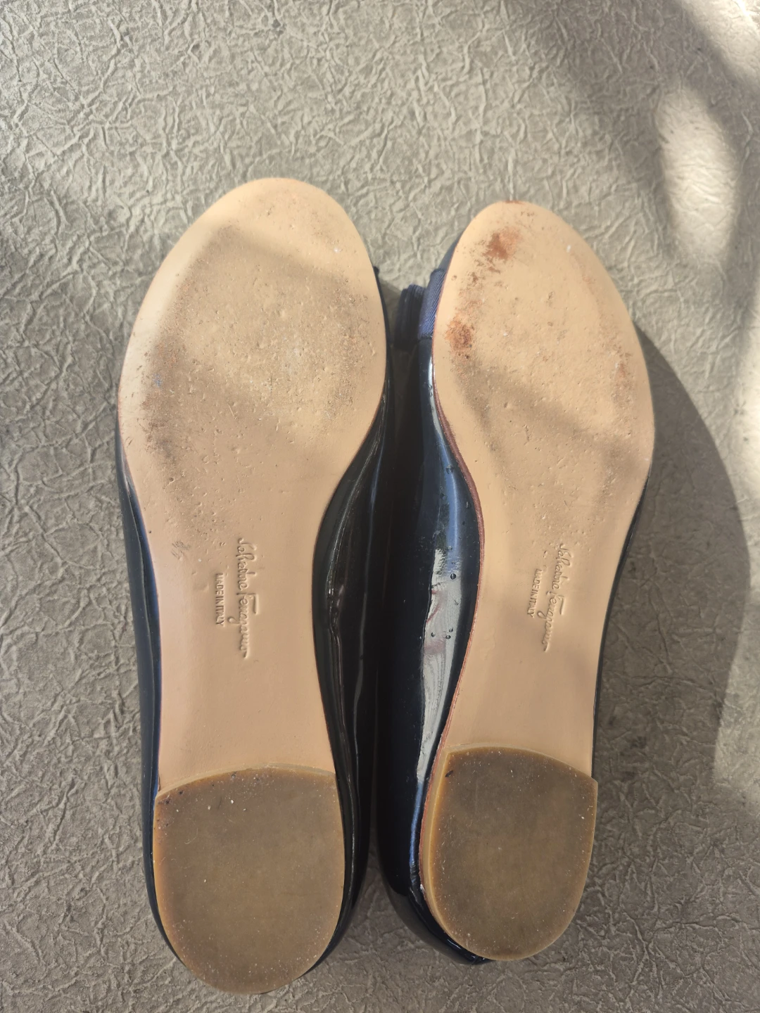 Salvatore Ferragamo Navy Patent Bow Flats - photo 5