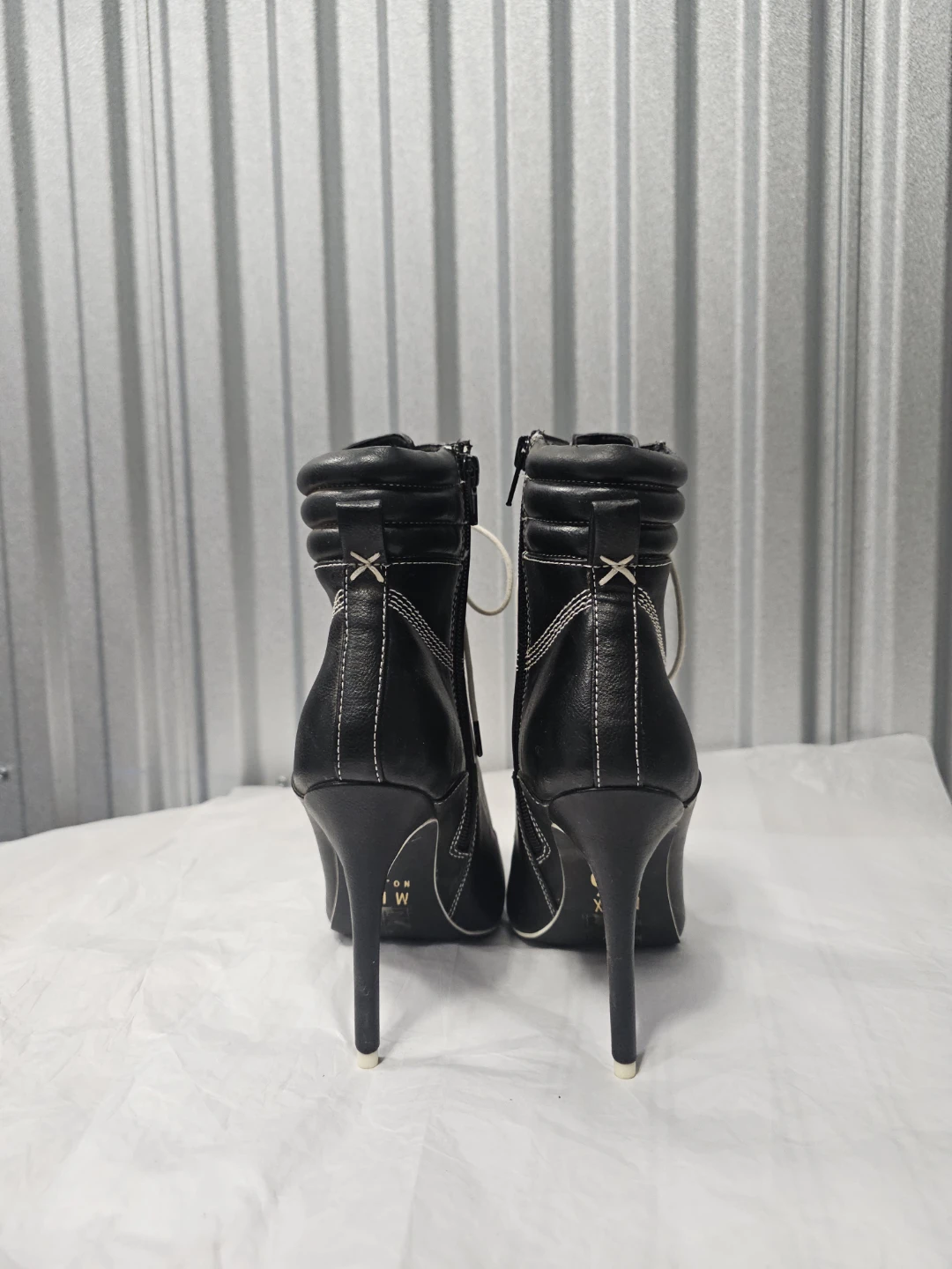 GILANI MIX No. 6 Black Leather Lace-Up  Bootie US 7 - photo 3