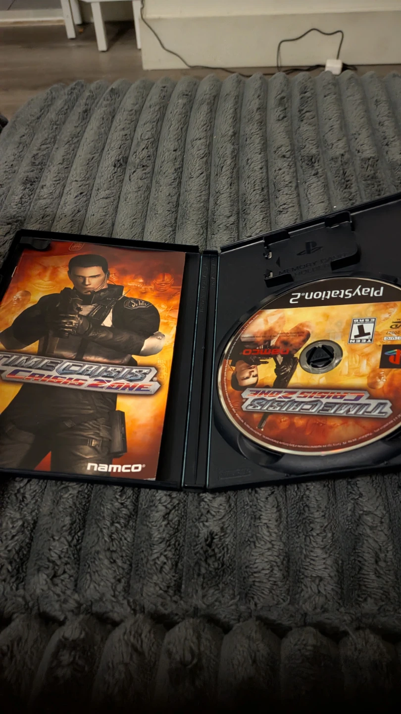 Time Crisis: Crisis Zone for PlayStation 2 - photo 2