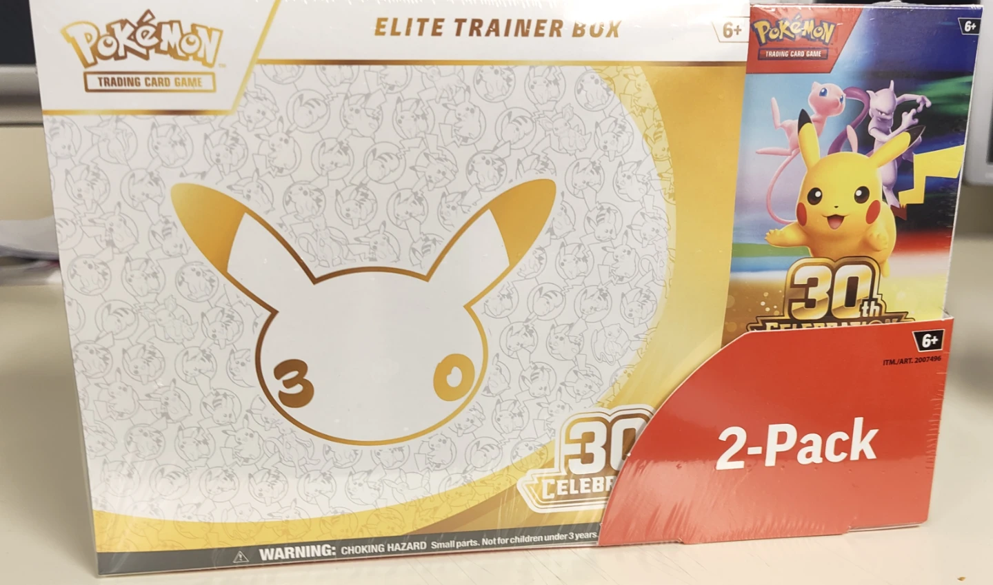 Pokémon TCG: 30th Celebration Elite Trainer Box + Booster